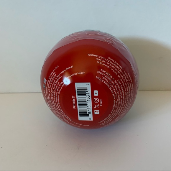 NWT. TOPPS 2024 Holiday Tin Baseball Cards - Picture 7 of 7